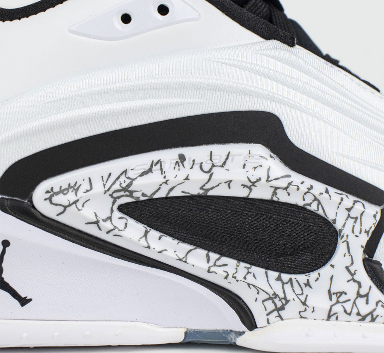 air-jordan-luka3-white-black-42873-6