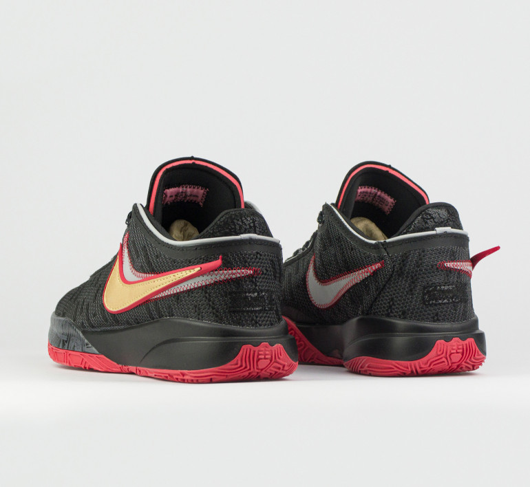 nike-lebron-20-bred-s22654-3 nike-lebron-20-bred-s22654-3