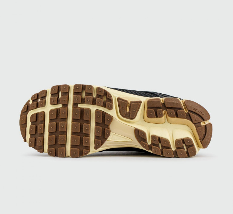 nike-zoom-vomero-5-black-gum-14969-4