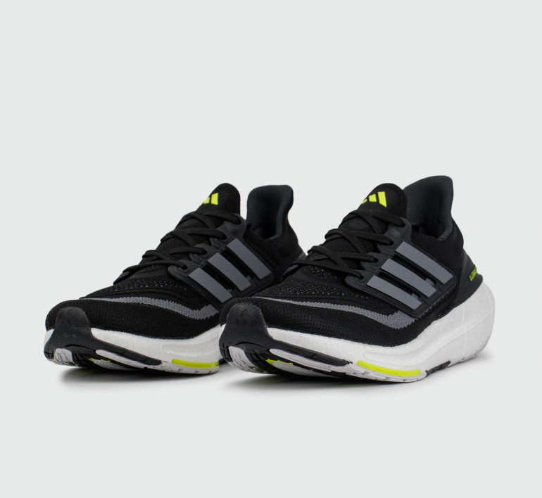 adidas-ultraboost-black-s24606-2