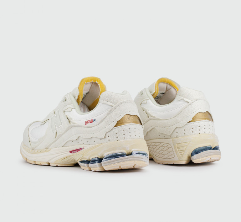 new-balance-2002r-beige-16709-3