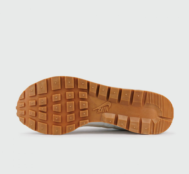 nike-vapor-waffle-sacai-white-s25248-4 nike-vapor-waffle-sacai-white-s25248-4