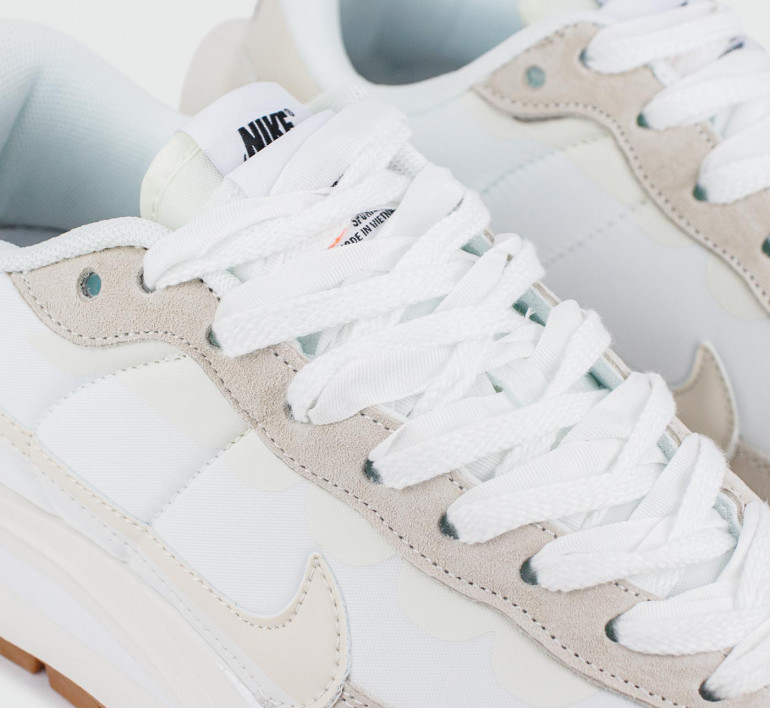 nike-vapor-waffle-sacai-white-s25248-5 nike-vapor-waffle-sacai-white-s25248-5