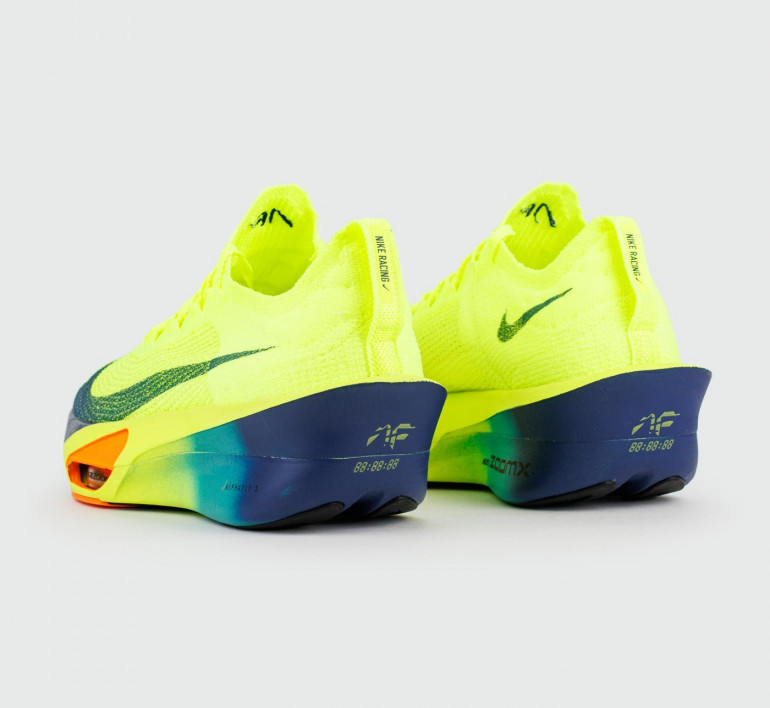 nike-alphafly3-volt-16476-3 nike-alphafly3-volt-16476-3