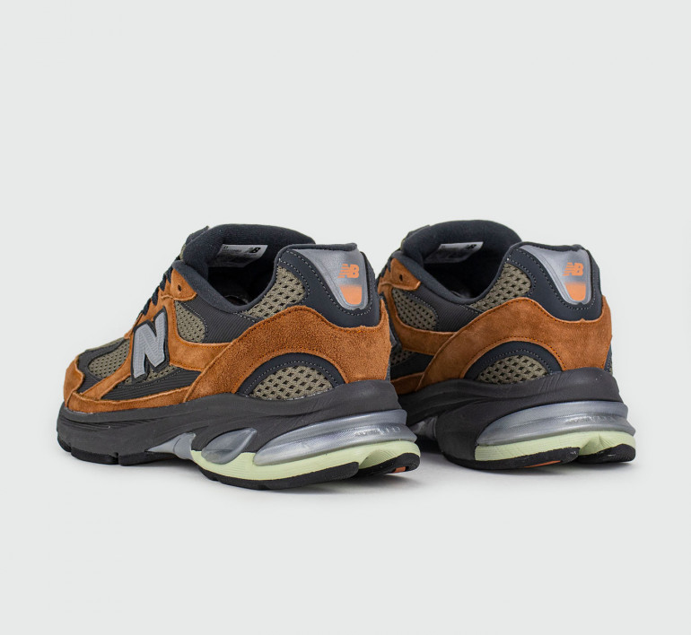 new-balance2010-brown-17146-3