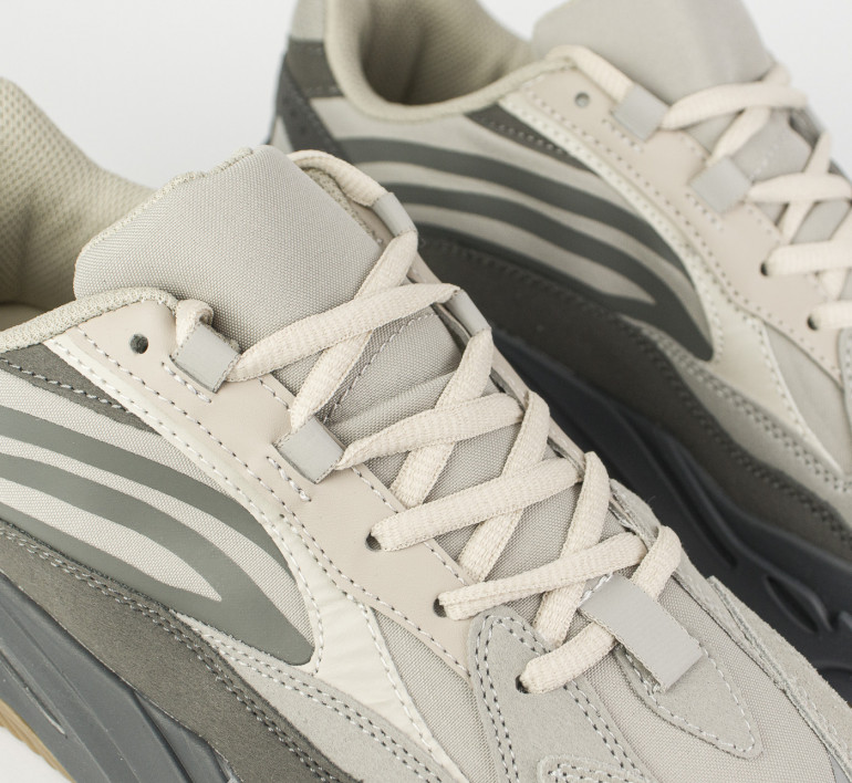 adidas-yeezy-700-v2-tephra-11421-5