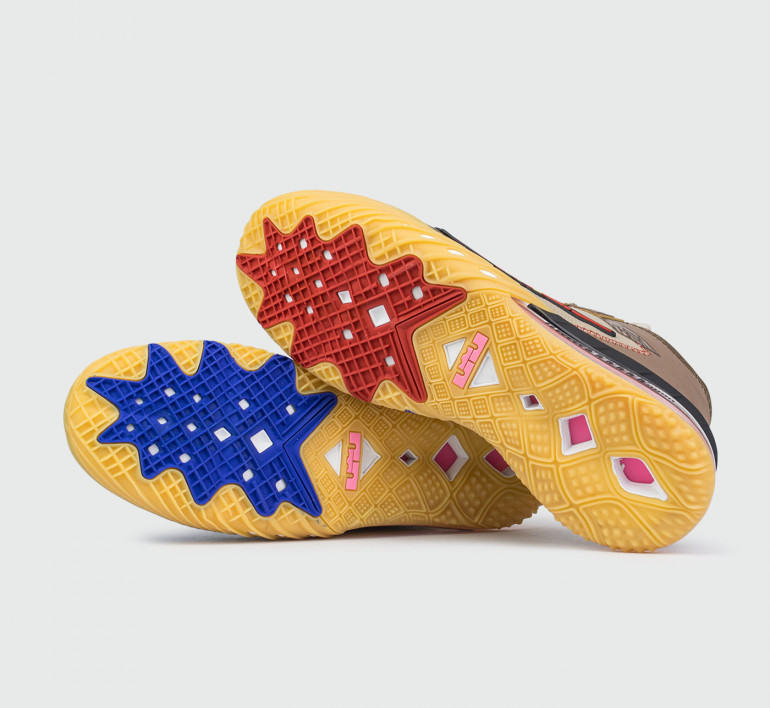 nike-lebron-18-low-tune-squad-s22652-5