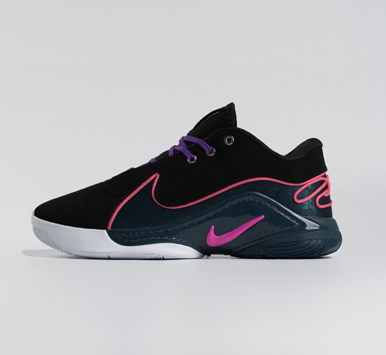 krossovki-nike-lebron22-blacklight2-17110 krossovki-nike-lebron22-blacklight2-17110