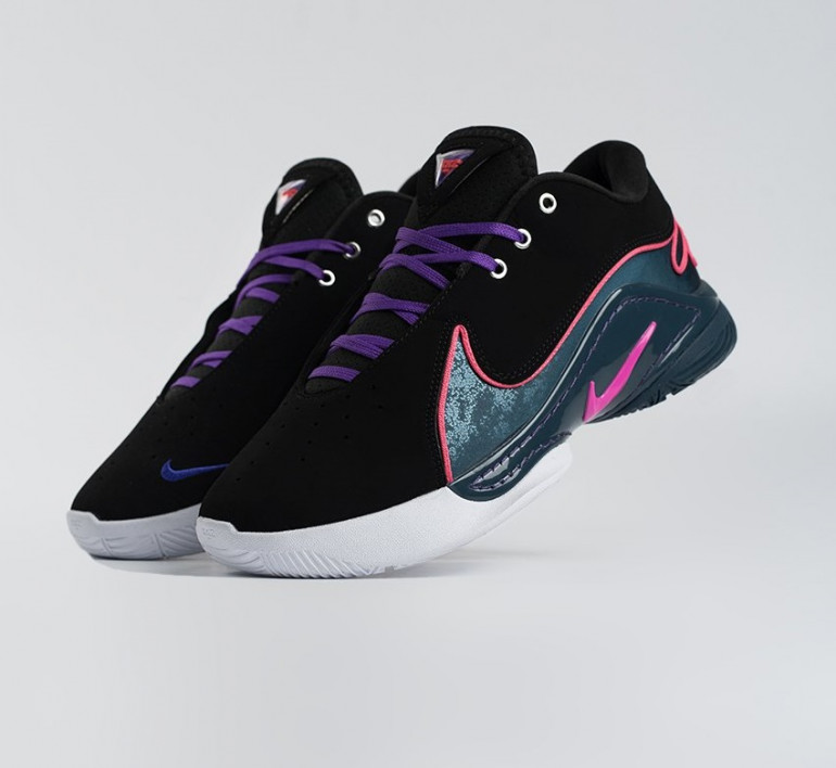 krossovki-nike-lebron22-blacklight2-17110-2 krossovki-nike-lebron22-blacklight2-17110-2