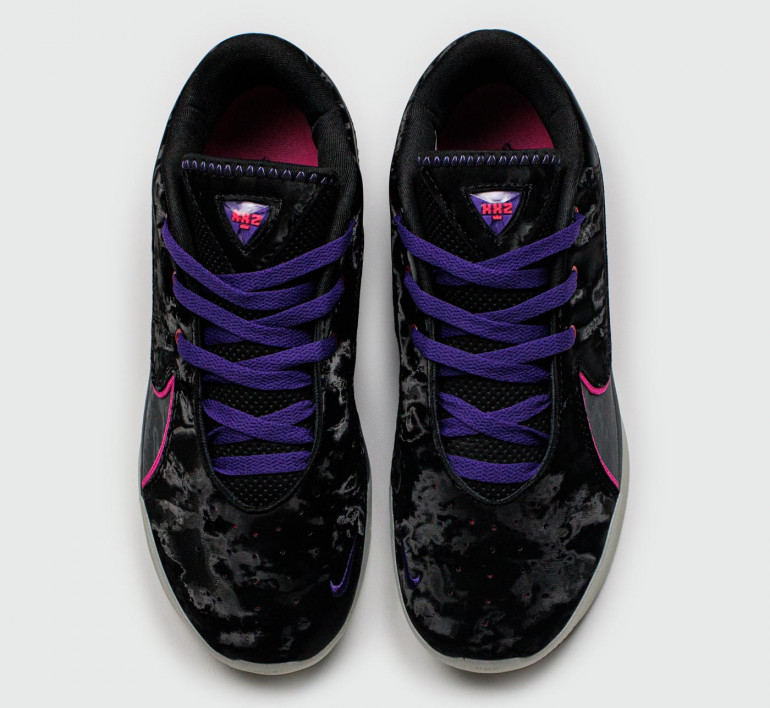 nike-lebron-22-blacklight-17110-6 nike-lebron-22-blacklight-17110-6