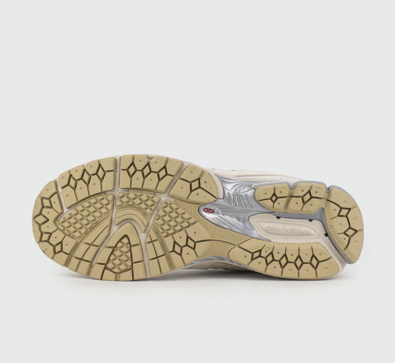 new-balance-2002r-beige-17384-4