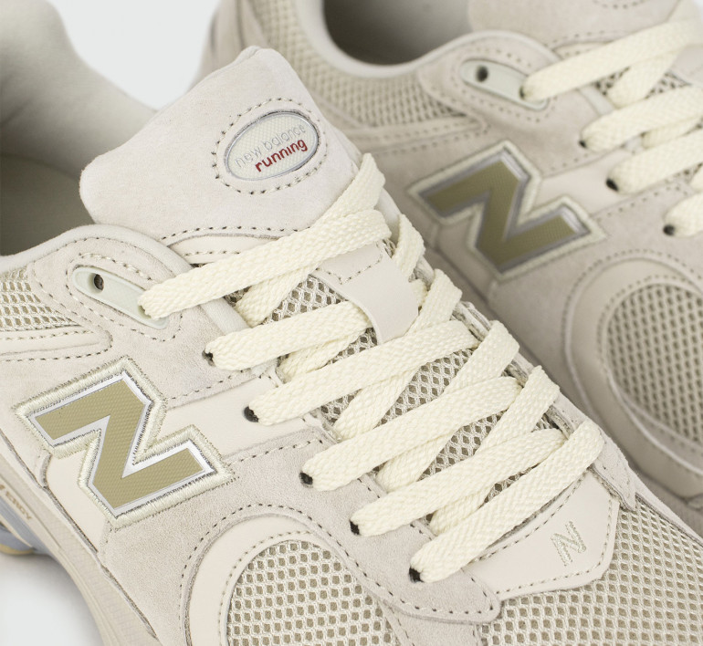 new-balance-2002r-beige-17384-5