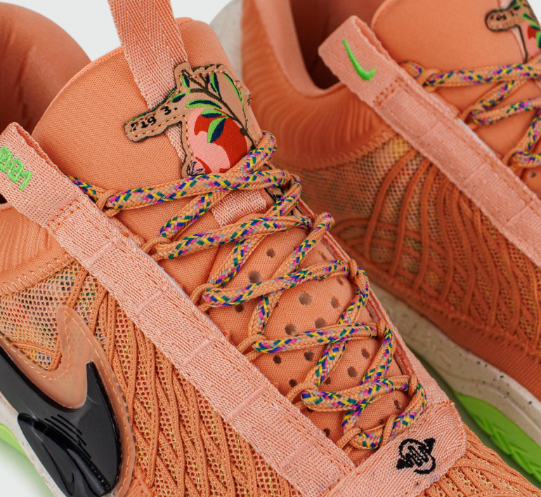 nike-cosmic-unity-orange-s26010-5