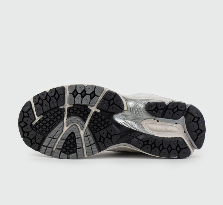 new-balance-2002r-grey-silver-17178-4