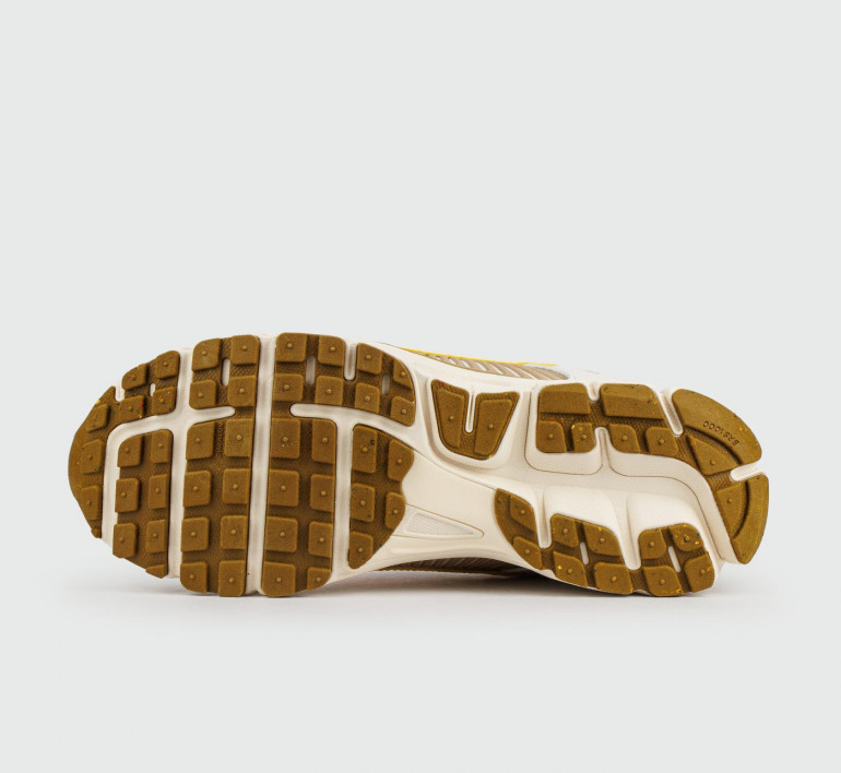 nike-zoom-vomero5-beige-olive-s25464-4